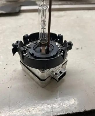 BMW 5 E60 E61 Xenon bulb D1S 000326 35W05JD0T