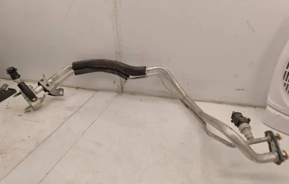 Volvo V40 Air conditioning (A/C) pipe/hose 30754019