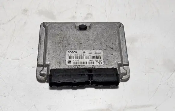 Opel Zafira A Engine control unit/module 24417169 0281010268