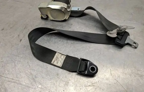 Hyundai i30 Front seatbelt 888102R900 7P2620P 055445