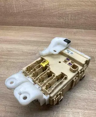 Toyota Auris 150 Comfort/convenience module 8922102331 8273012X70A