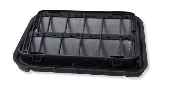 Opel Corsa F Quarter panel pressure vent 9675506980