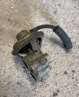 Mitsubishi Carisma EGR valve K5T58983
