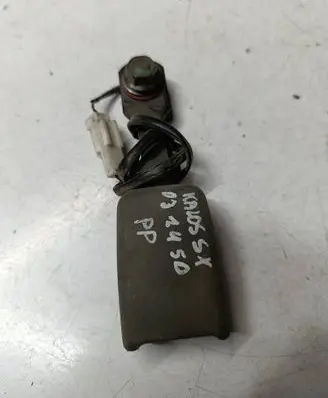 Front seatbelt buckle