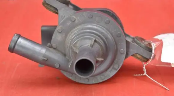 Toyota Auris E180 Water pump 161B0-47010