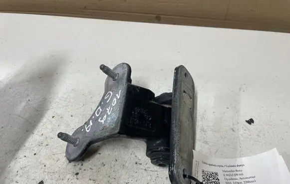 Mercedes-Benz E W212 Rear door lower hinge
