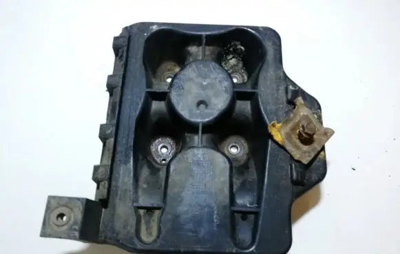 Battery box tray