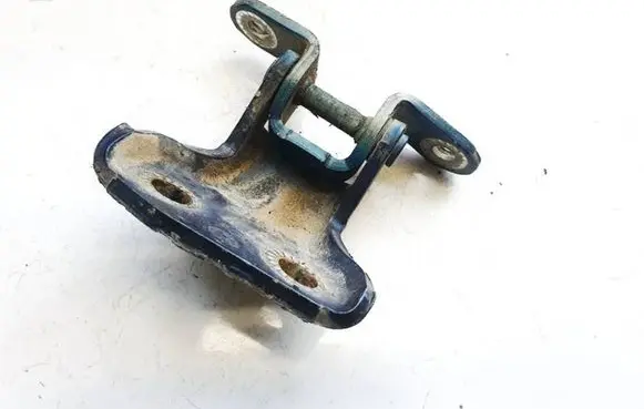 Ford Maverick Rear door lower hinge