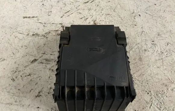 Skoda Octavia Mk2 (1Z) Fuse box cover