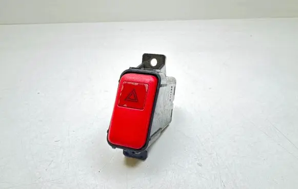 Honda CR-V Hazard light switch M11769