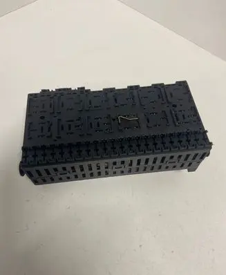Volkswagen Golf III Fuse box set 357937039