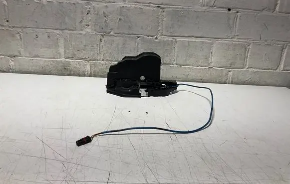 BMW 6 F06 Gran coupe Rear door lock 7276322