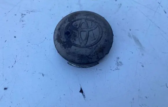 Toyota Avensis T220 Original wheel cap 4260305030
