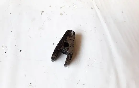 Mercedes-Benz C W204 Fuel Injector clamp holder NOCODE