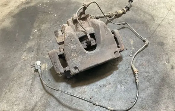 Land Rover Discovery Sport Front brake caliper