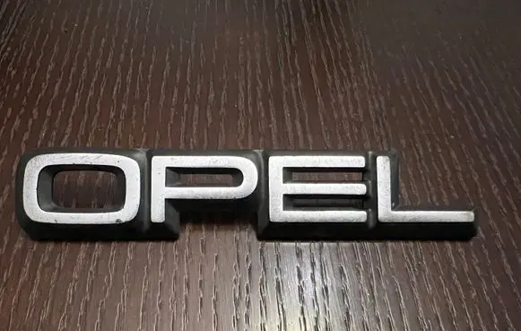 Opel Rekord E2 Manufacturers badge/model letters 90046840