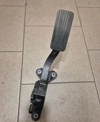 Hyundai i30 Accelerator throttle pedal 32700G4200
