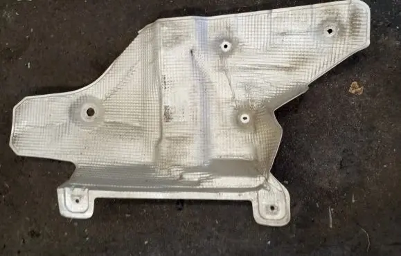 Porsche Cayenne (92A) Exhaust heat shield 7P0825681