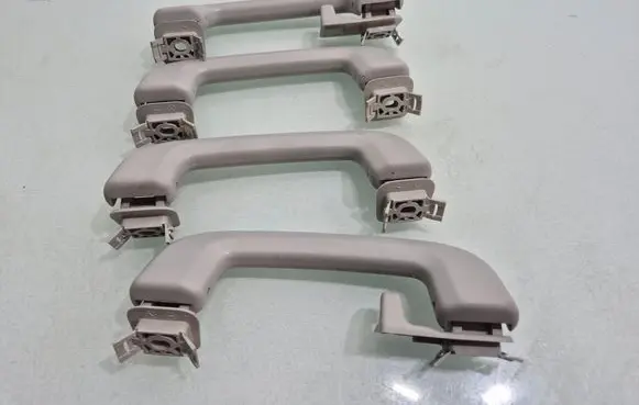 Land Rover Discovery Sport A set of handles for the ceiling 