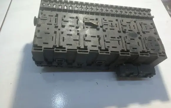 Volkswagen Golf II Fuse module NOCODE