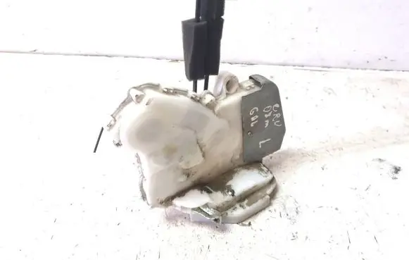 Honda CR-V Rear door lock