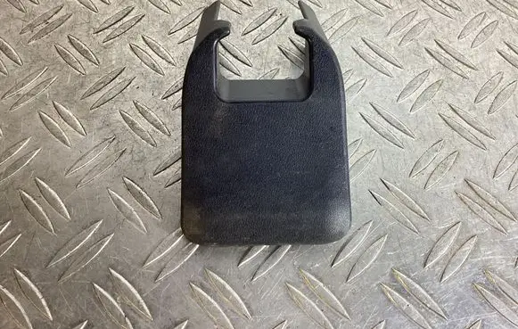 Lexus RX 450H Rear seat rail trim cover 7215748130