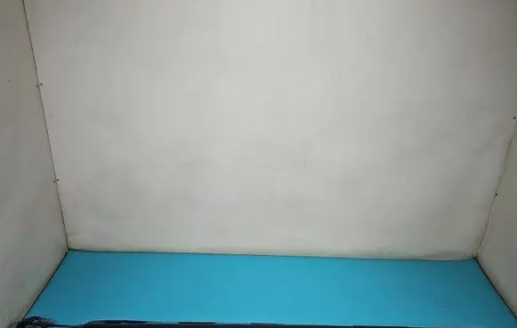 Foot area side trim