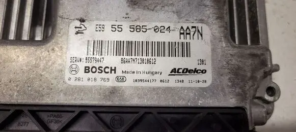 Opel Insignia A Engine control unit/module 0281018769 55585024