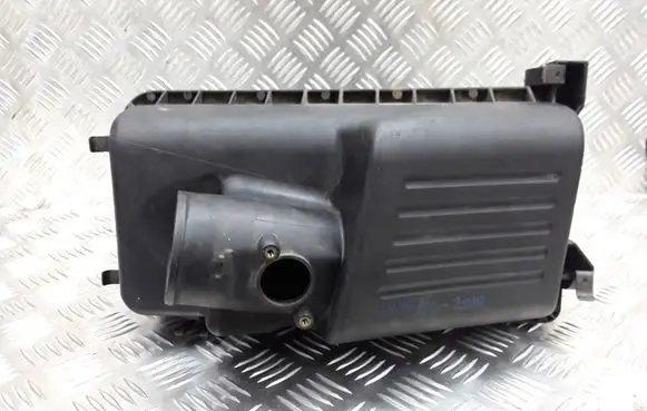 Toyota Corolla E120 E130 Air filter box 0G01