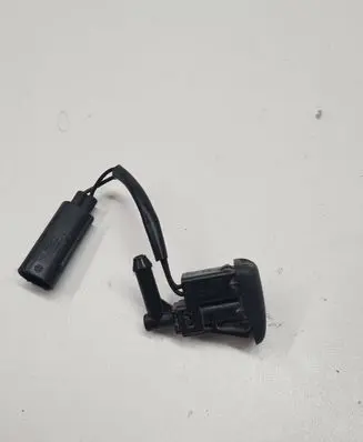 BMW X3 E83 Windshield washer spray nozzle 7110851 6166