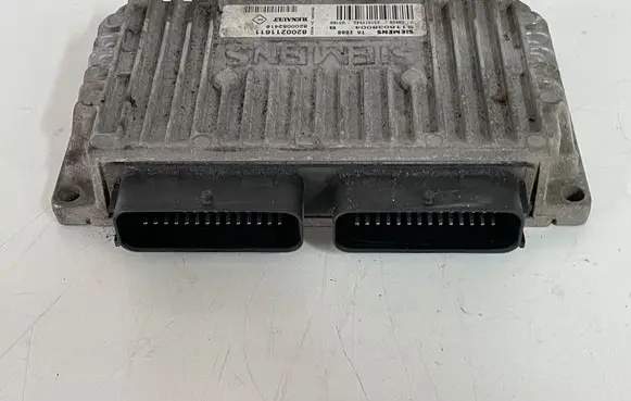 Renault Laguna II Engine control unit/module S118038004 8200211611