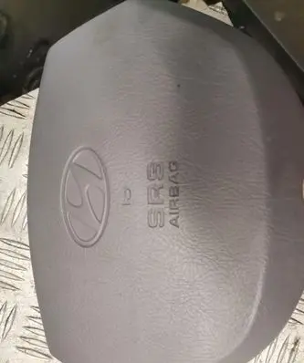 Hyundai Accent Steering wheel airbag