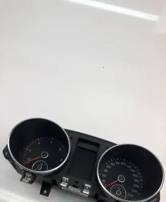 Volkswagen Golf VI Speedometer (instrument cluster) 5K0920871A