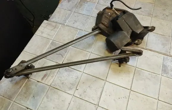 Mitsubishi Space Star Front wiper linkage and motor 0390241162