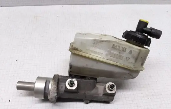Renault Megane I Master brake cylinder 7700436913 7700828034