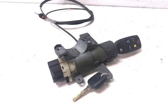 Volvo V70 Ignition lock 8626324