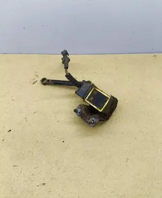 Mercedes-Benz E W211 Air suspension front height level sensor A0105427717 26100