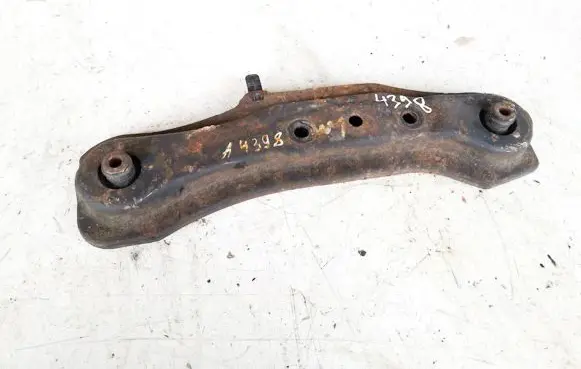 Honda CR-V Engine mount bracket