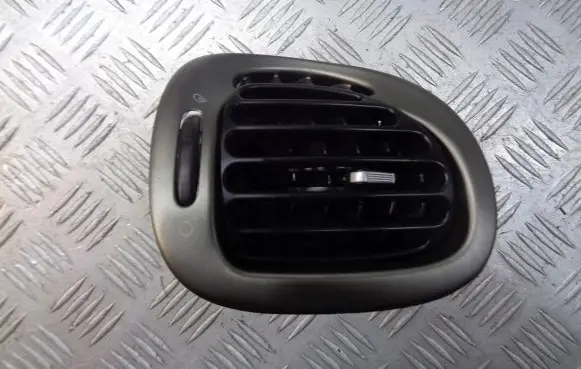 Citroen Xsara Picasso Dashboard side air vent grill/cover trim