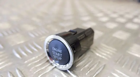 Toyota RAV 4 (XA40) Engine start stop button switch 8961142010