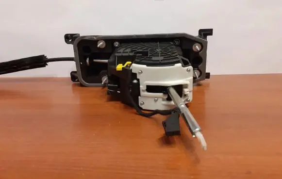 Skoda Superb B8 (3V) Gear shifter/selector 5K0713079 3Q0713085