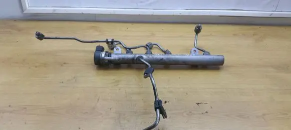 Mercedes-Benz CLS C219 Fuel main line pipe A6420700495
