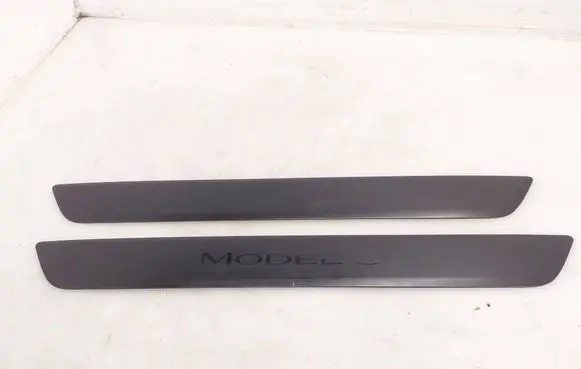 Tesla Model 3 Front sill trim cover 150476300B