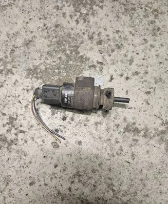 Volkswagen Touran I Windscreen/windshield washer pump 1K6955651