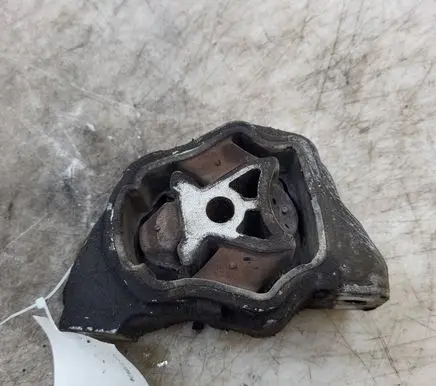 Volvo V60 Engine mount bracket 31330138