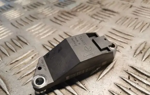 Mercedes-Benz E W211 Airbag deployment crash/impact sensor 0018209326