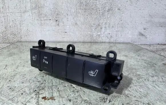 Mercedes-Benz B W245 Seat heating switch 1698209010