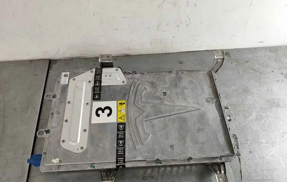 Tesla Model S Voltage converter inverter 106651001B