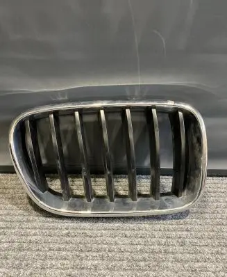 BMW X3 F25 Front bumper upper radiator grill 7237422 7210726