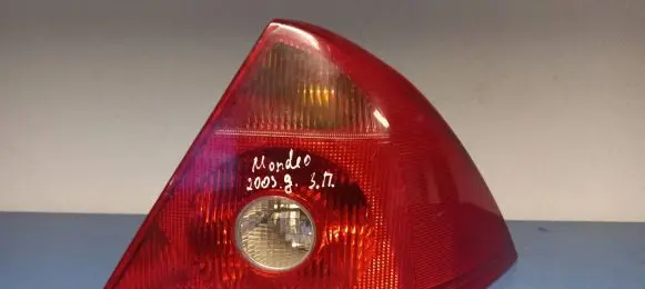 Ford Mondeo Mk III Rear/tail lights 0374D